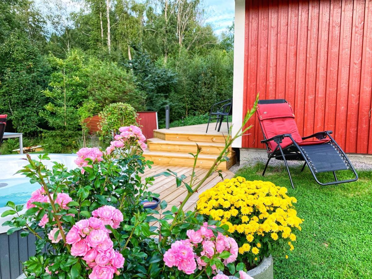 The Blomsholm Cabin - Recharge Your Electric Car Strömstad Εξωτερικό φωτογραφία
